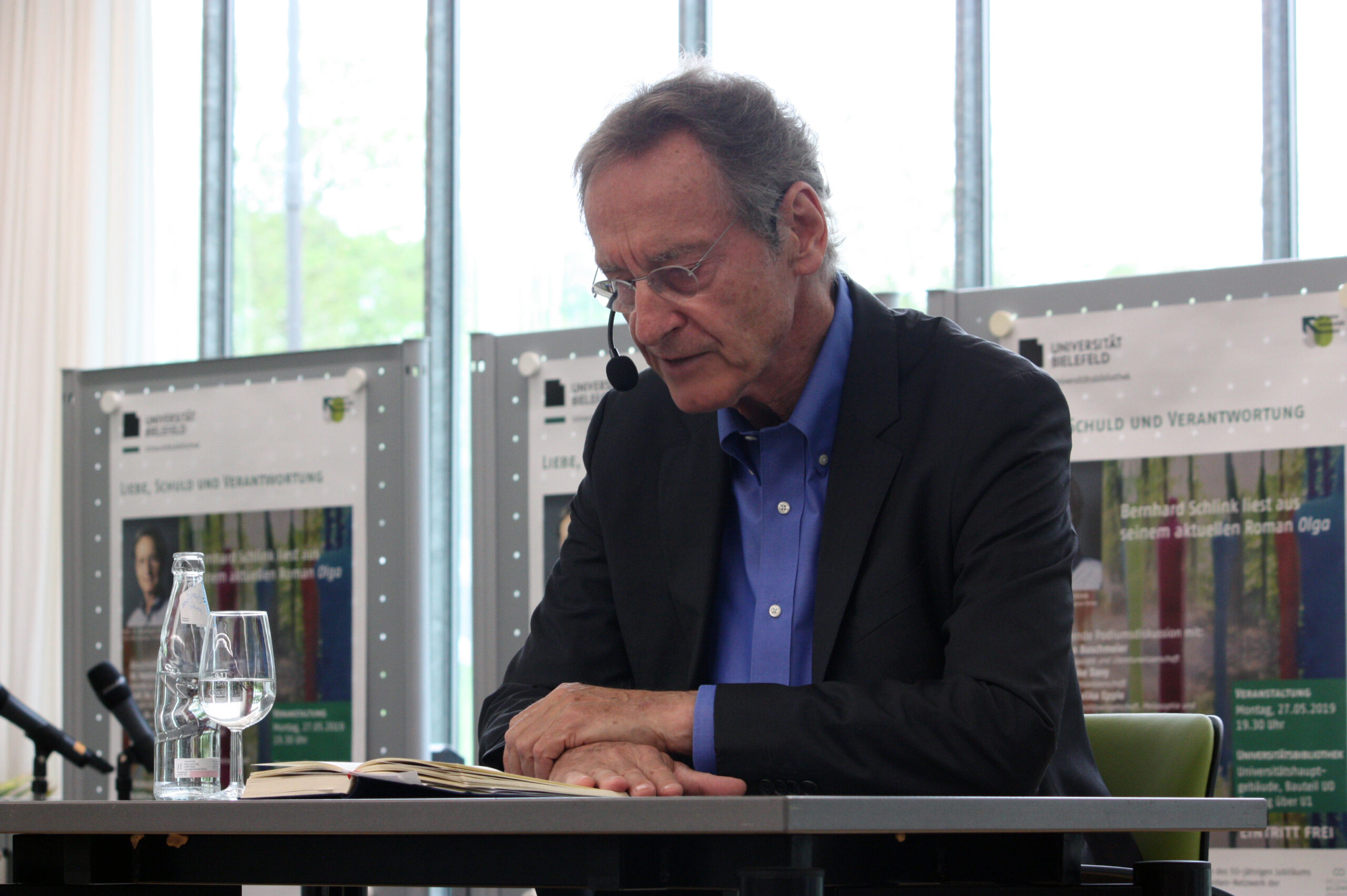 Bernhard Schlink liest aus seinem Roman "Olga". Foto: Universität Bielefeld/A. Hermwille