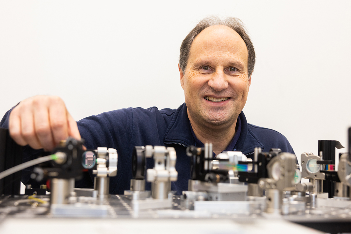 Photo of Professor Dr Thomas Huser, Faculty of Physics