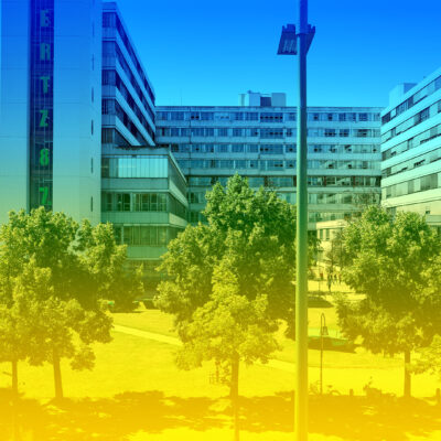 Fassade des Gebäude X mit blau-gelbem Farbverlauf