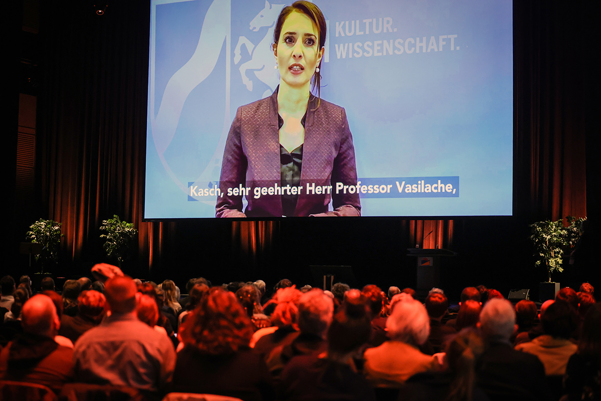 Photo of the person: Gonca Türkeli-Dehnert, State Secretary in the Ministry of Culture and Science of North Rhine-Westphalia.