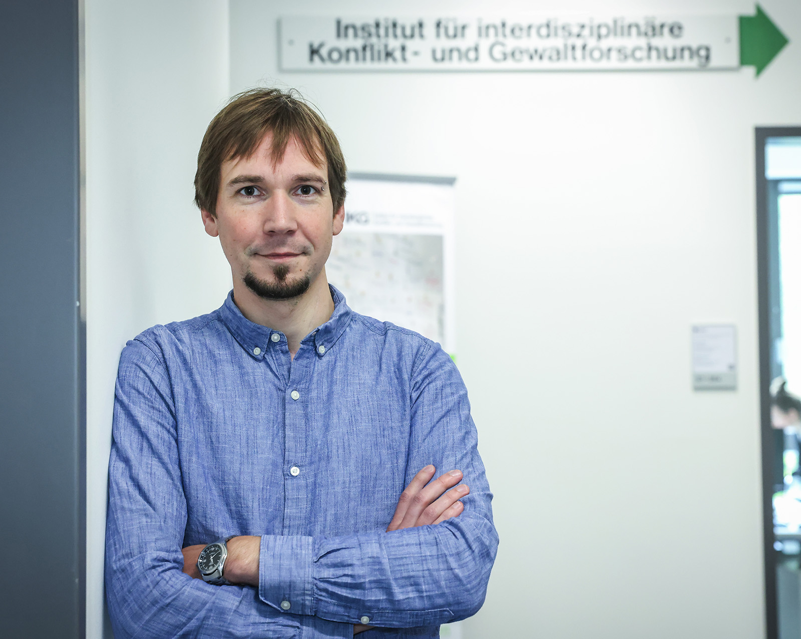 Portrait-Picture of Prof. Tobias Hecker, Faculty of Psychology and Sports Science