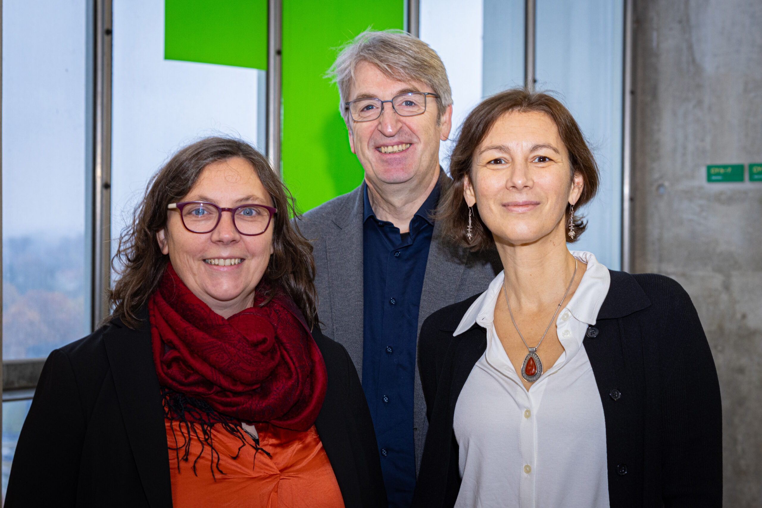 Gruppenbild mit den Professor*innen Dr. Jutta Hartmann, Dr. Ralf Vogel und Dr. Joana Cholin.