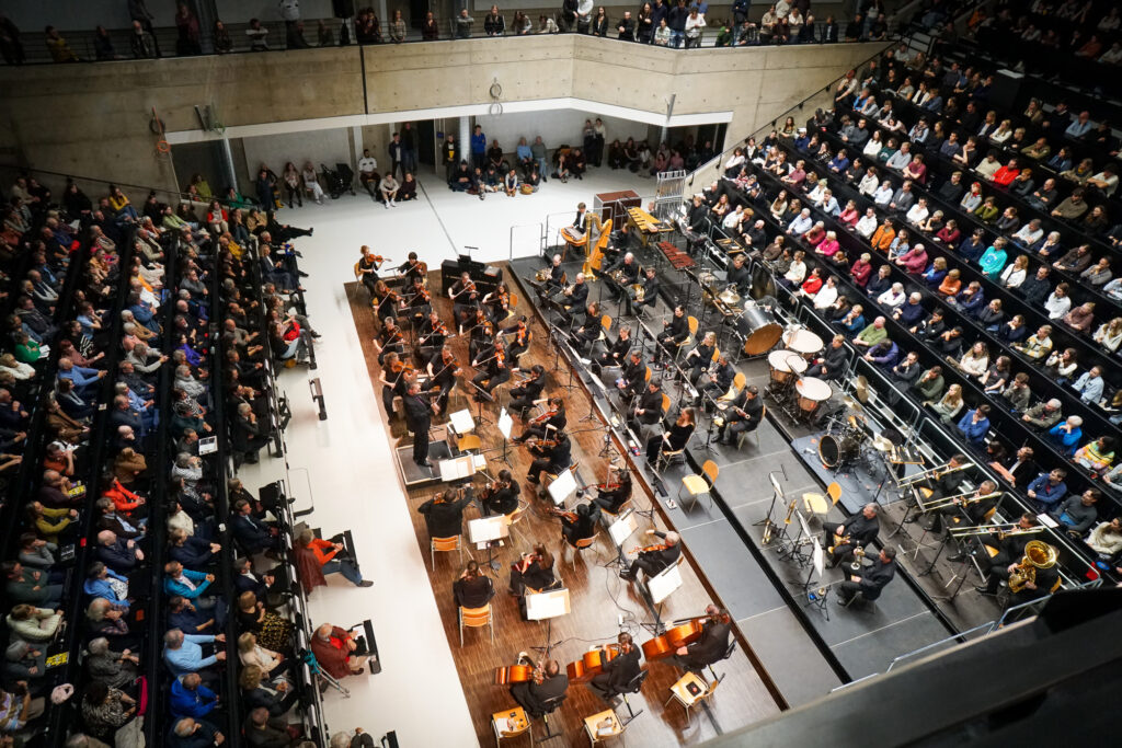 Jeder Sitzplatz im Audimax der Universität war besetzt.