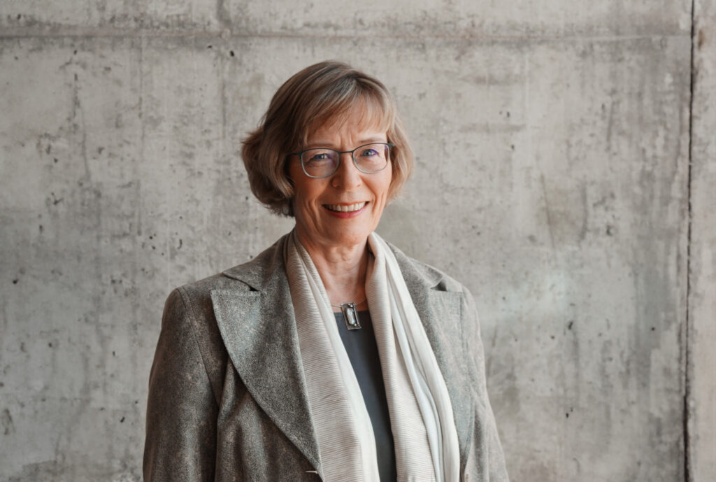 Prof'in Dr. Angelika Siehr,