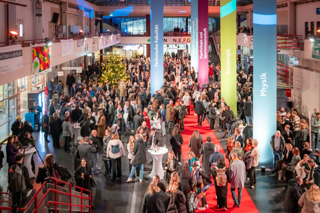 Uni-Halle beim Tag für Absolvent*innen