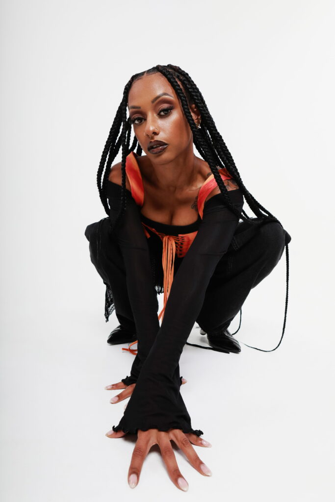 Porträtbild von Sängerin Nura