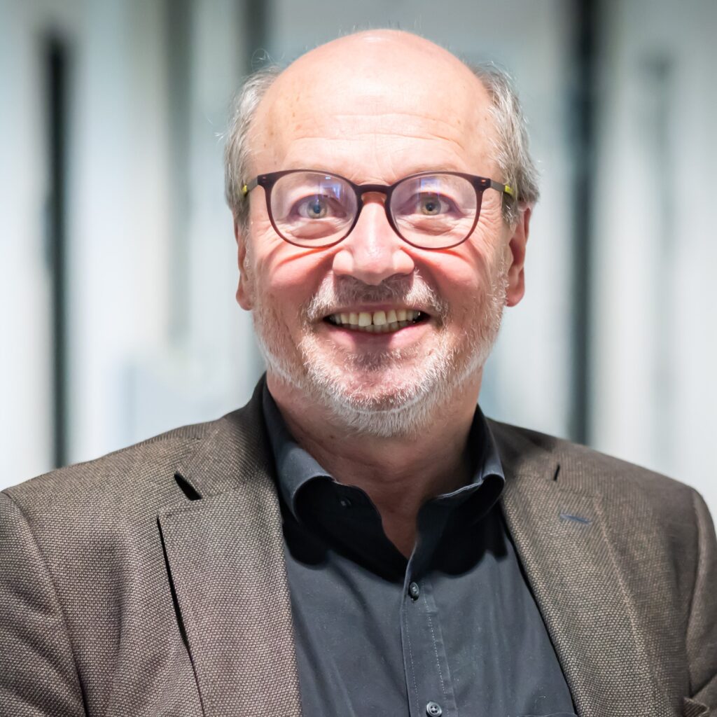 Bild eines Mannes mit Brille