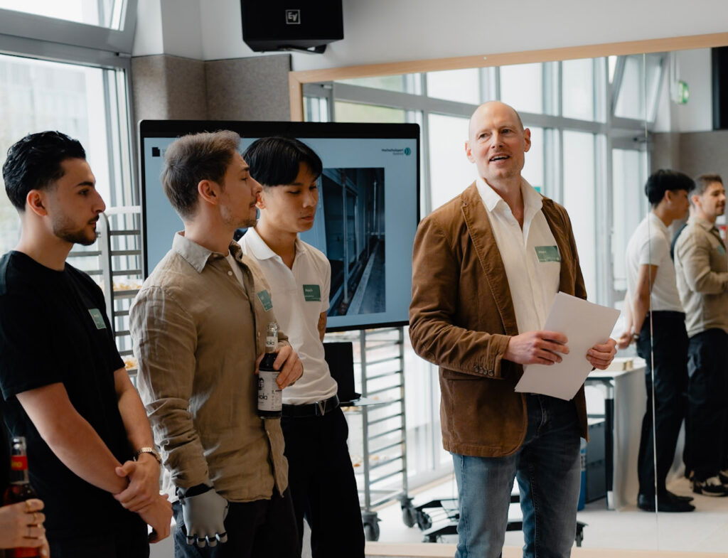 Dr. Marc Samson-Baudisch und Teamkollegen
