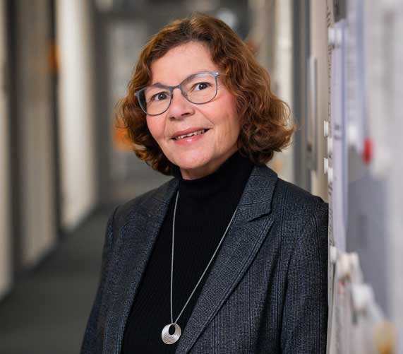 Annna-Maria Kamin auf einem Flur