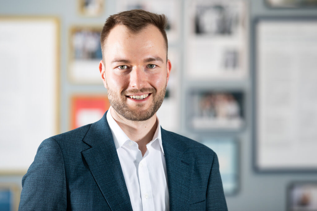 Porträtfoto von Dr. Philipp Jann