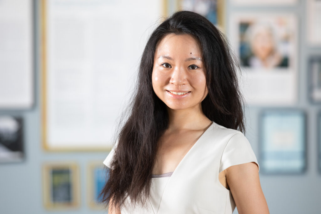 Ein Porträtfoto von Dr. Yunxin Ye