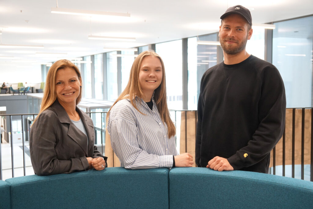 Gruppenfoto von Jule Adam, Marvin König und Dr. Uta Czyrnick-Leber