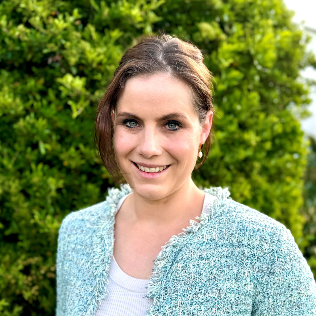 Porträtfoto von Dr. Stephanie Batram-Zantvoort