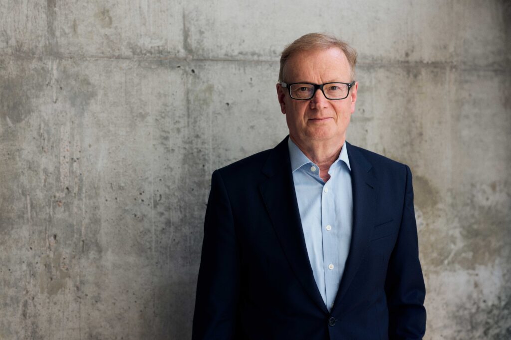 Porträtbild Professor Dr. Johannes Hellermann