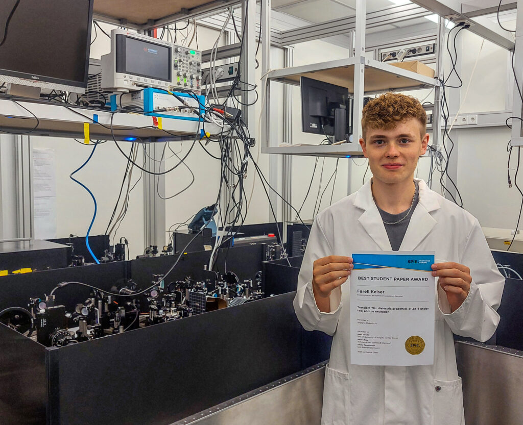 Schüler Farell Keiser im Labor